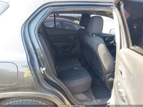 3GNCJKSB2KL136678 2019 CHEVROLET TRAX - Image 8