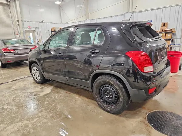 3GNCJKSB2KL138950 2019 CHEVROLET TRAX - Image 2