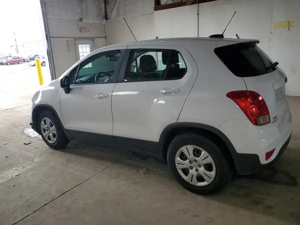 3GNCJKSB2KL151925 2019 CHEVROLET TRAX - Image 2