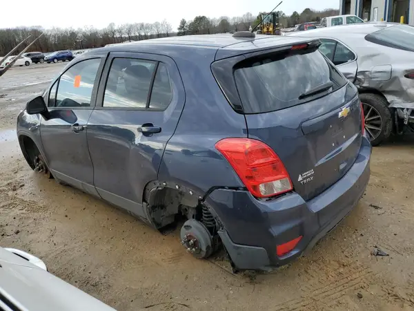 3GNCJKSB2KL160107 2019 CHEVROLET TRAX - Image 2