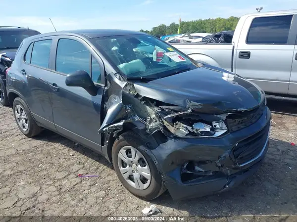 3GNCJKSB2KL168112 2019 CHEVROLET TRAX - Image 1