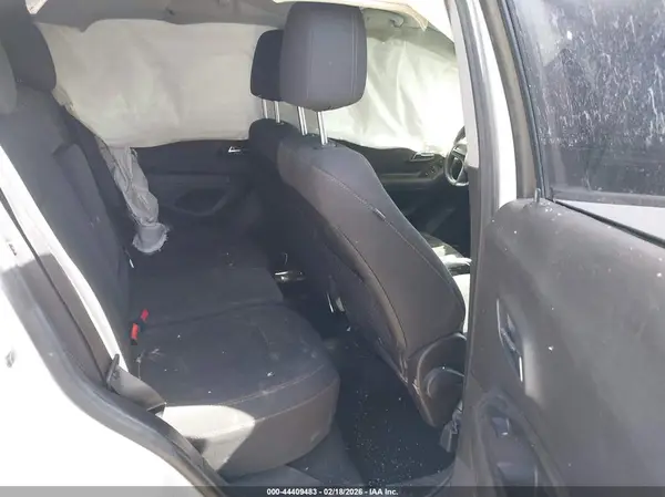 3GNCJKSB2KL171169 2019 CHEVROLET TRAX - Image 8