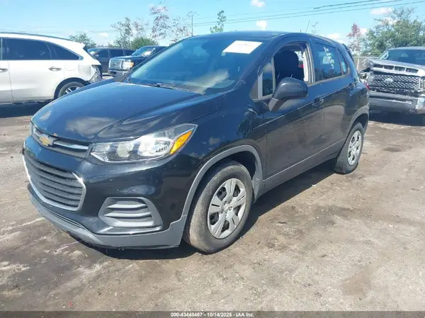 3GNCJKSB2KL186495 2019 CHEVROLET TRAX - Image 2
