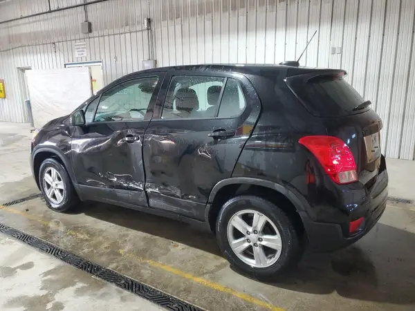 3GNCJKSB2KL196234 2019 CHEVROLET TRAX - Image 2