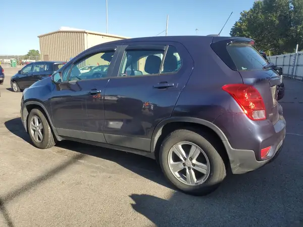 3GNCJKSB2KL198906 2019 CHEVROLET TRAX - Image 2