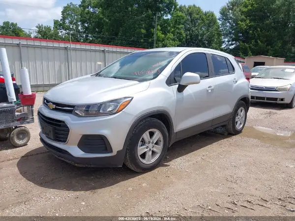 3GNCJKSB2KL200878 2019 CHEVROLET TRAX - Image 2