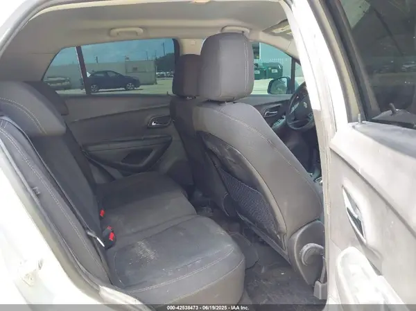 3GNCJKSB2KL200878 2019 CHEVROLET TRAX - Image 8