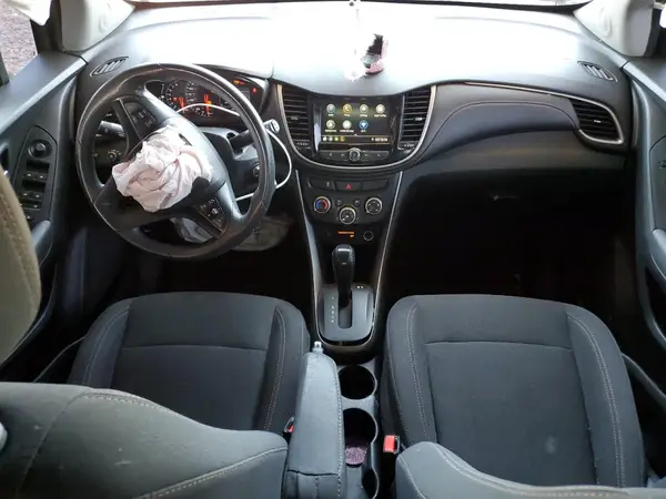 3GNCJKSB2KL206857 2019 CHEVROLET TRAX - Image 8