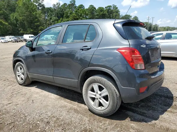 3GNCJKSB2KL208673 2019 CHEVROLET TRAX - Image 2