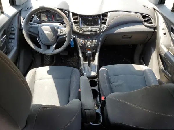 3GNCJKSB2KL208673 2019 CHEVROLET TRAX - Image 8