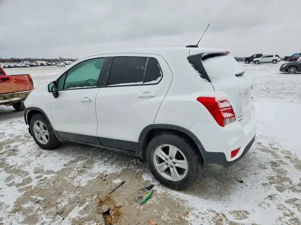 3GNCJKSB2KL223190 2019 CHEVROLET TRAX - Image 2