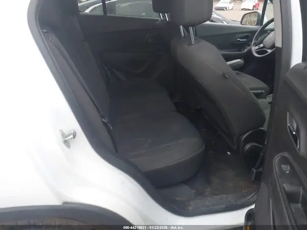 3GNCJKSB2KL239051 2019 CHEVROLET TRAX - Image 8
