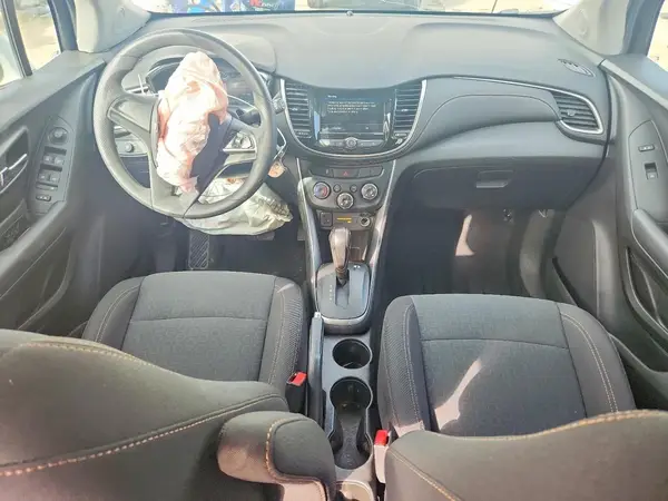 3GNCJKSB2KL241026 2019 CHEVROLET TRAX - Image 8
