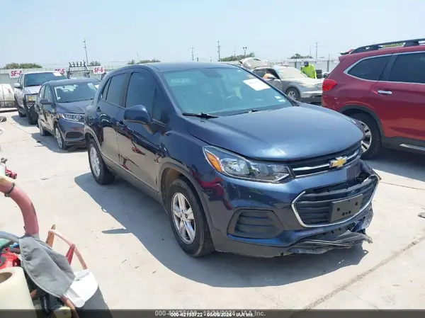 3GNCJKSB2KL242533 2019 CHEVROLET TRAX - Image 1