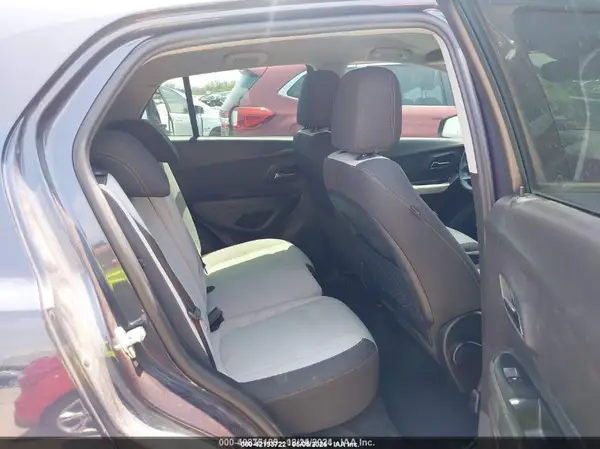 3GNCJKSB2KL242533 2019 CHEVROLET TRAX - Image 8