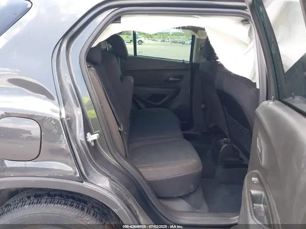 3GNCJKSB2KL243004 2019 CHEVROLET TRAX - Image 8