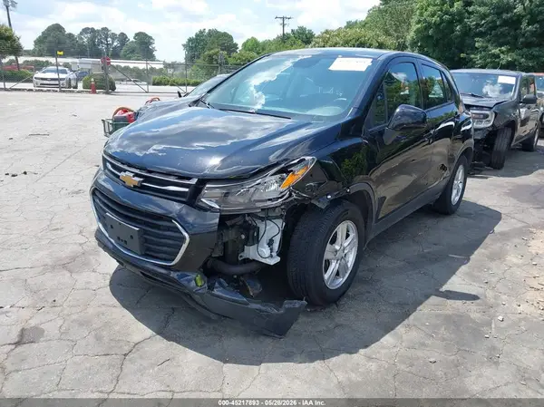 3GNCJKSB2KL258926 2019 CHEVROLET TRAX - Image 2