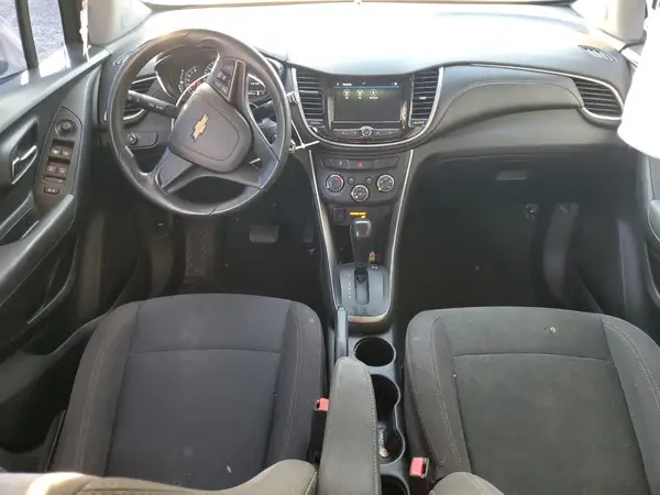 3GNCJKSB2KL260806 2019 CHEVROLET TRAX - Image 8