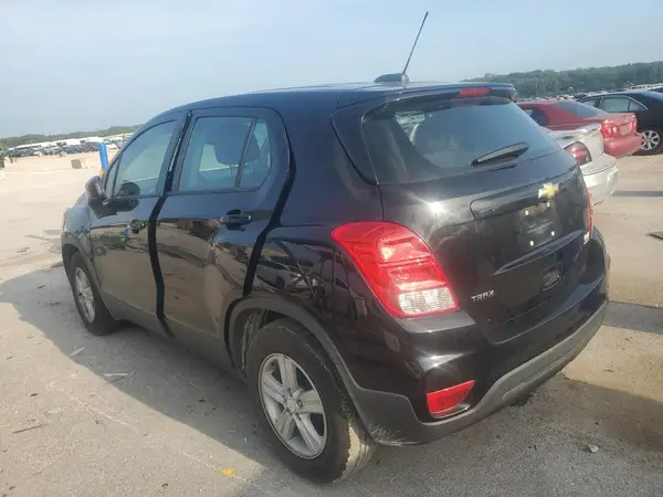 3GNCJKSB2KL272695 2019 CHEVROLET TRAX - Image 2