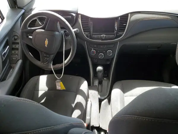 3GNCJKSB2KL300236 2019 CHEVROLET TRAX - Image 8