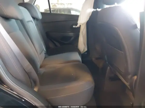 3GNCJKSB2KL319157 2019 CHEVROLET TRAX - Image 8