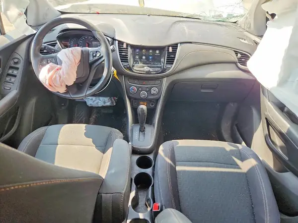 3GNCJKSB2KL332944 2019 CHEVROLET TRAX - Image 8
