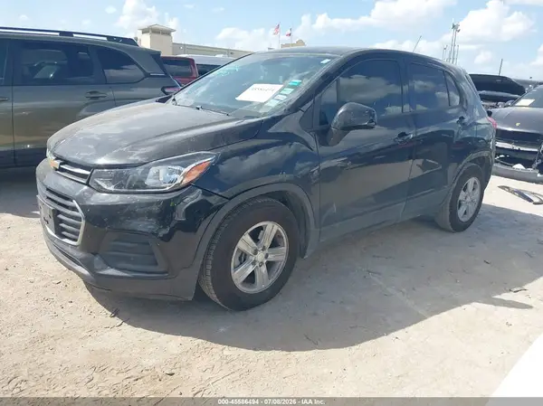 3GNCJKSB2KL339201 2019 CHEVROLET TRAX - Image 2