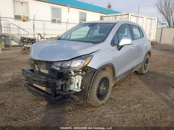 3GNCJKSB2KL347475 2019 CHEVROLET TRAX - Image 2