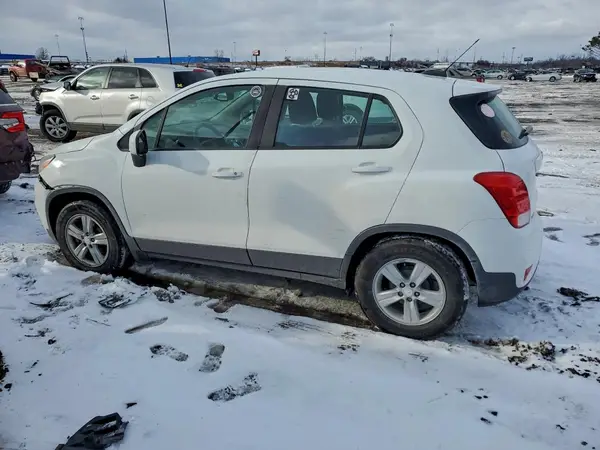 3GNCJKSB2KL351090 2019 CHEVROLET TRAX - Image 2