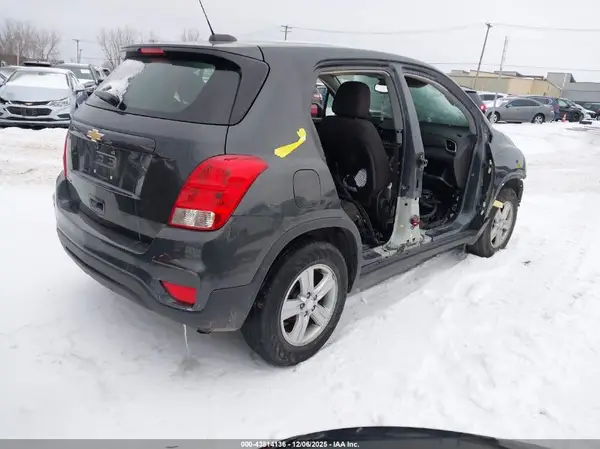 3GNCJKSB2KL362946 2019 CHEVROLET TRAX - Image 2