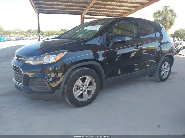 3GNCJKSB2KL363370 2019 CHEVROLET TRAX - Image 2