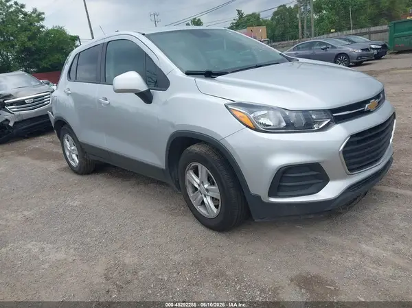 3GNCJKSB2KL365474 2019 CHEVROLET TRAX - Image 1