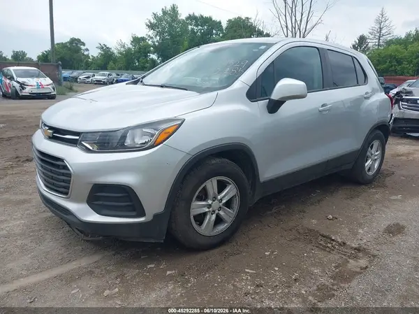 3GNCJKSB2KL365474 2019 CHEVROLET TRAX - Image 2