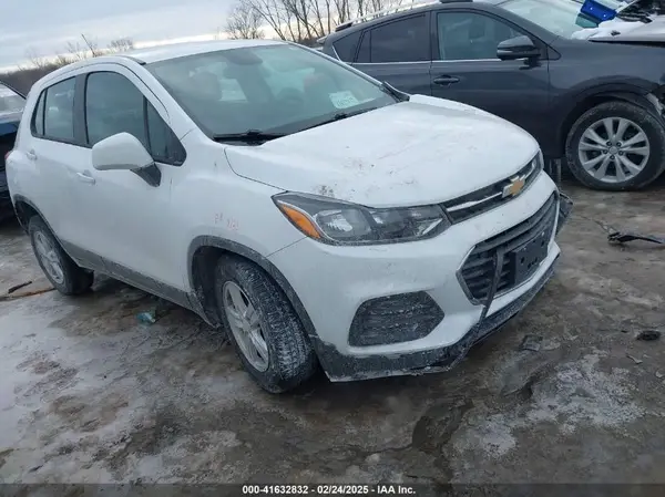 3GNCJKSB2KL370576 2019 CHEVROLET TRAX - Image 1