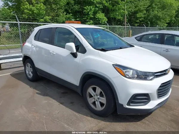 3GNCJKSB2KL387507 2019 CHEVROLET TRAX - Image 1