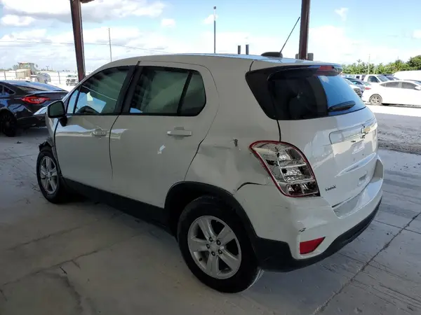 3GNCJKSB2KL398863 2019 CHEVROLET TRAX - Image 2