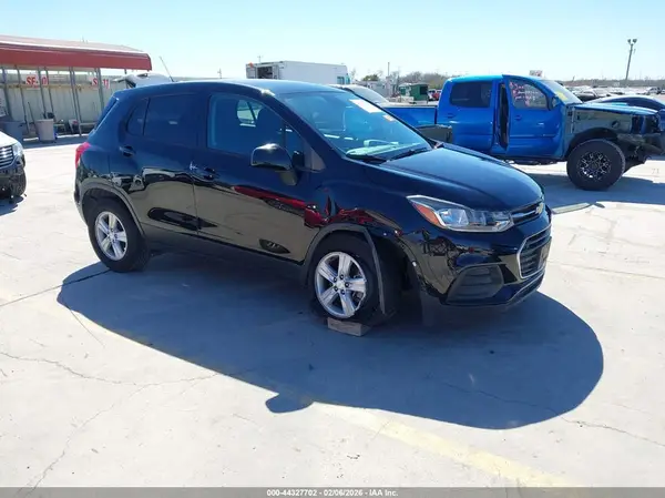 3GNCJKSB2LL119512 2020 CHEVROLET TRAX - Image 1