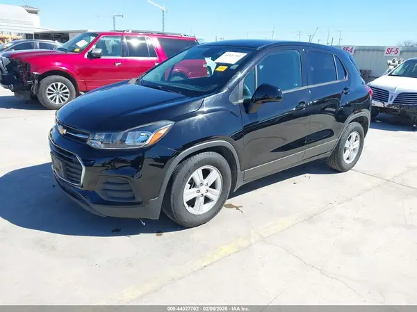 3GNCJKSB2LL119512 2020 CHEVROLET TRAX - Image 2
