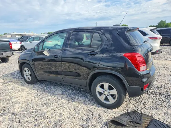 3GNCJKSB2LL119896 2020 CHEVROLET TRAX - Image 2