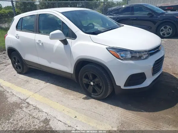 3GNCJKSB2LL126640 2020 CHEVROLET TRAX - Image 1