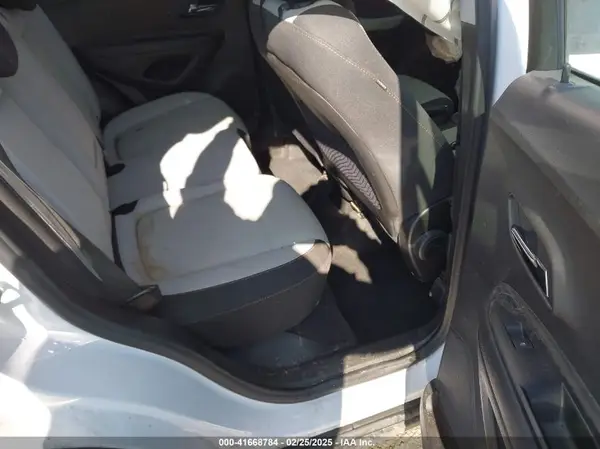 3GNCJKSB2LL132065 2020 CHEVROLET TRAX - Image 8