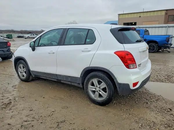 3GNCJKSB2LL135077 2020 CHEVROLET TRAX - Image 2
