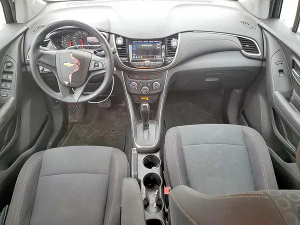 3GNCJKSB2LL135077 2020 CHEVROLET TRAX - Image 8