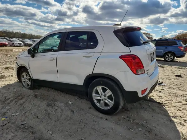 3GNCJKSB2LL148024 2020 CHEVROLET TRAX - Image 2