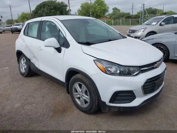 3GNCJKSB2LL150095 2020 CHEVROLET TRAX - Image 1