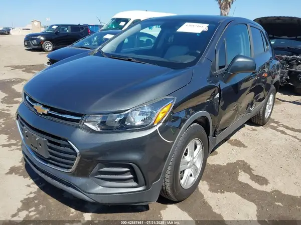 3GNCJKSB2LL155152 2020 CHEVROLET TRAX - Image 2