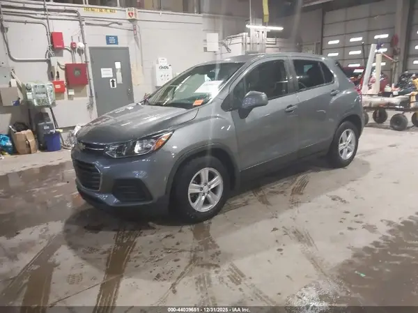 3GNCJKSB2LL160805 2020 CHEVROLET TRAX - Image 2