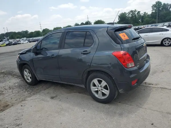 3GNCJKSB2LL160884 2020 CHEVROLET TRAX - Image 2