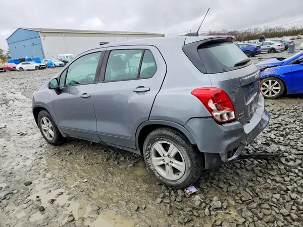 3GNCJKSB2LL169651 2020 CHEVROLET TRAX - Image 2