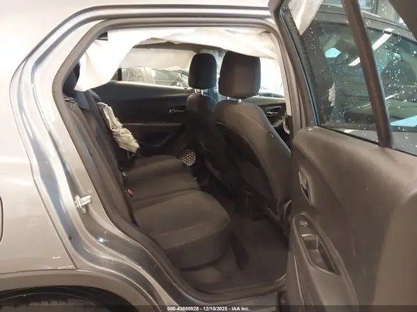 3GNCJKSB2LL173876 2020 CHEVROLET TRAX - Image 8